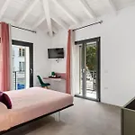 Double D House
